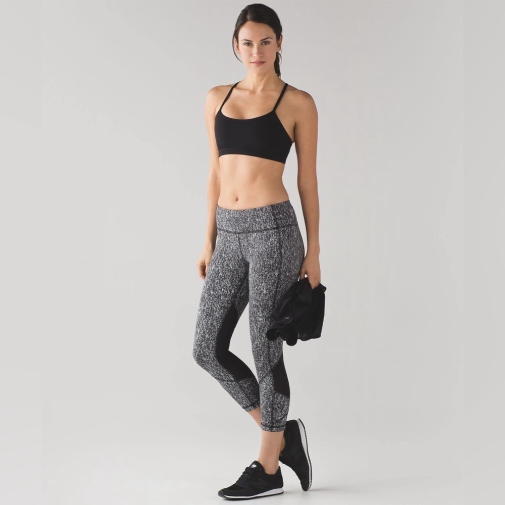 EUC Lululemon Pace Rival Crop 23”
*Power Luxtreme Suited Jacquard BLK wht/blk